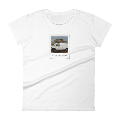 T-shirt femme - Un lion dans sa van
